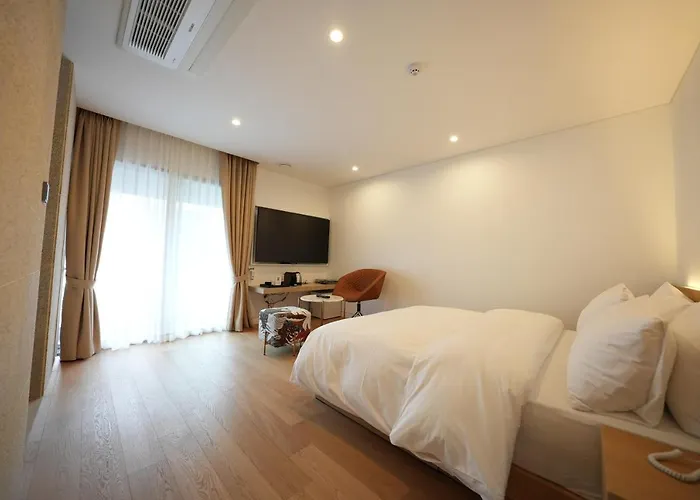 Amare Jongno Hotel