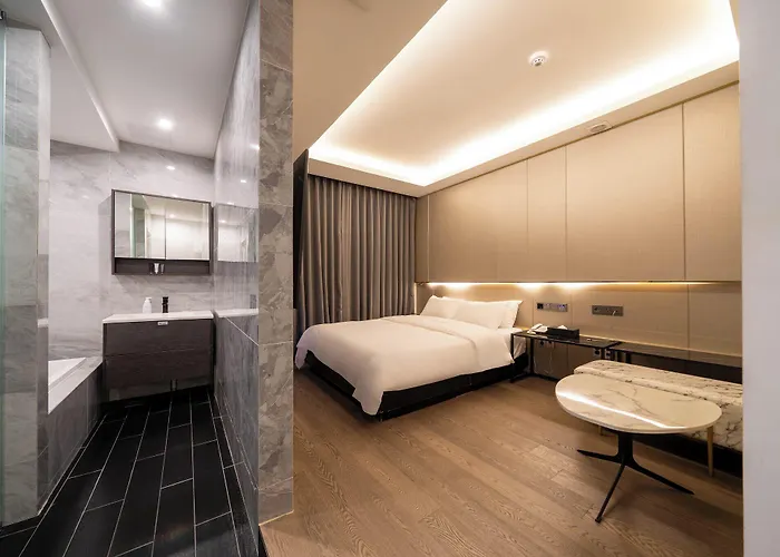 Amare Jongno Hotel 3*